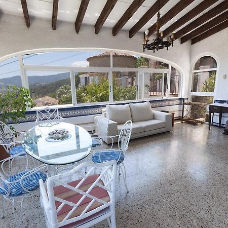 Llumicel Villa Ador Exterior photo