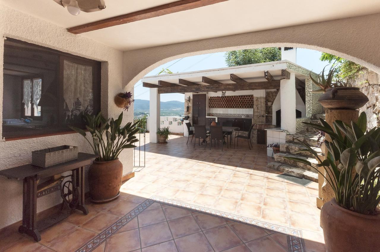 Llumicel Villa Ador Exterior photo